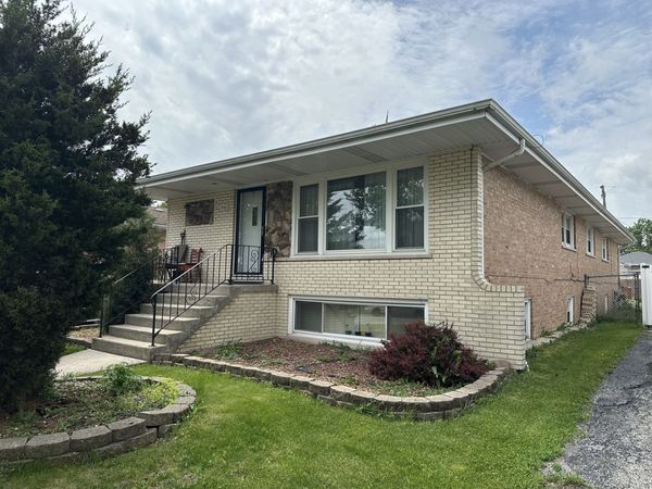 7942 Nagle Avenue , Burbank, IL 60459