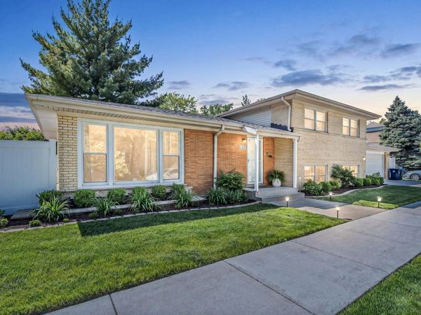 9858 S Springfield Avenue , Evergreen Park, IL 60805