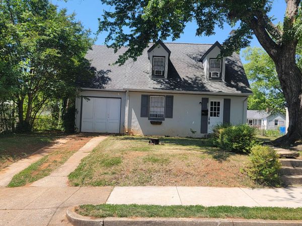 5122 Woodbury ST NW, Roanoke, VA 24012