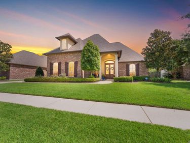 36516 Oak Park Ave, Prairieville, LA 70769