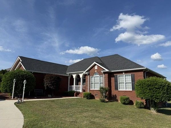584 Golf Club Dr , Smithville, TN 37166