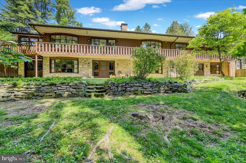 44 MEADOW GLEN LANE, READING, PA 19607