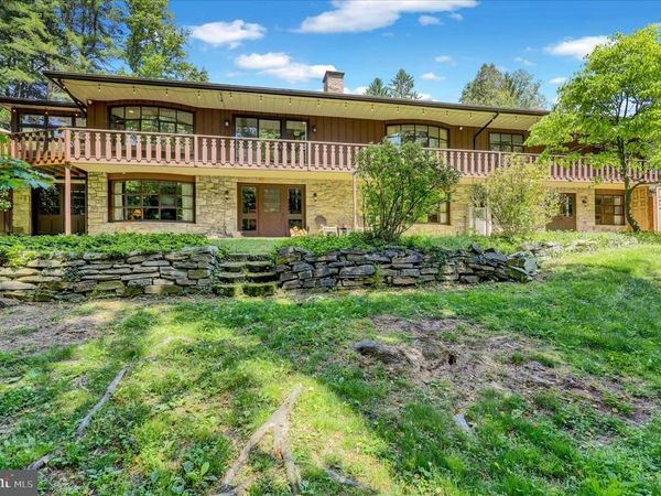 44 MEADOW GLEN LANE, READING, PA 19607