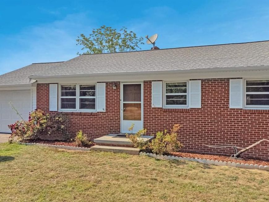 712 Fredericks Hall Rd , Bumpass, VA 23024 Main Photo