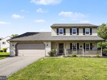 228 CLIFF LANE, ELIZABETHTOWN, PA 17022