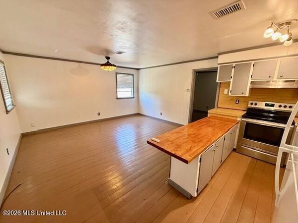 7720 Fountainbleau Road, Ocean Springs, MS 39564