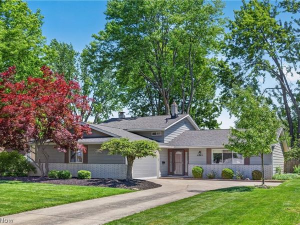 4563 Azalea Lane , North Olmsted, OH 44070