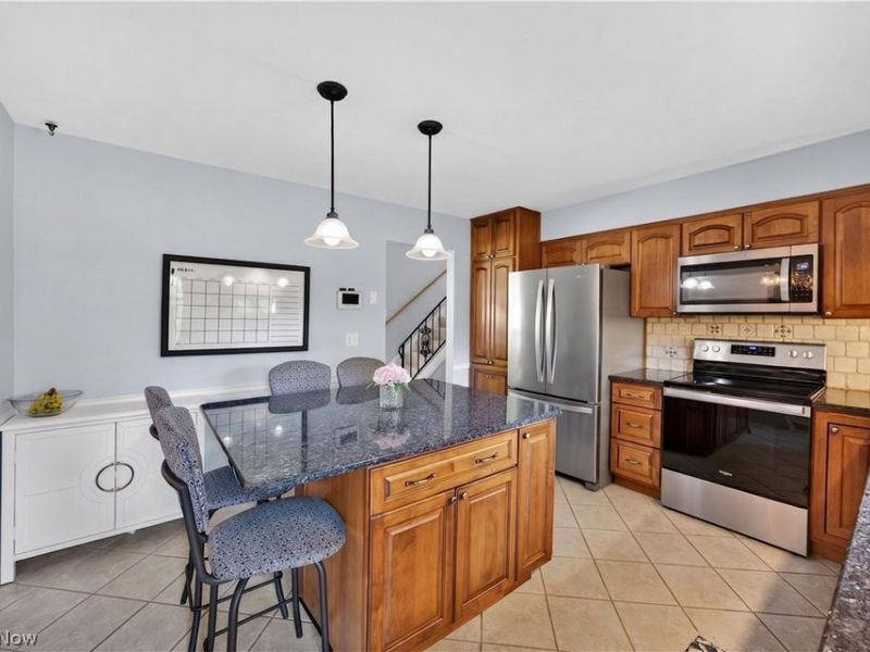 4563 Azalea Lane , North Olmsted, OH 44070 Photo 10