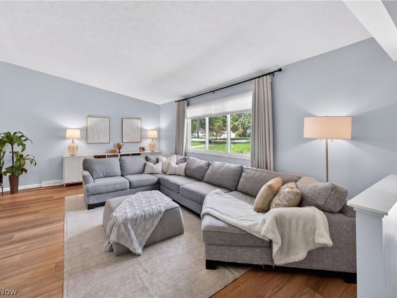 4563 Azalea Lane, North Olmsted, OH 44070 Photo 3