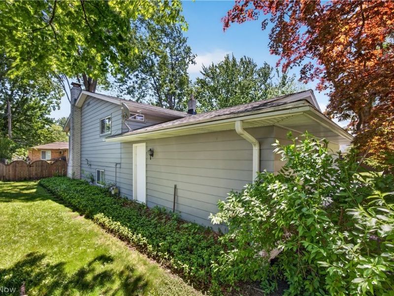 4563 Azalea Lane, North Olmsted, OH 44070 Photo 36