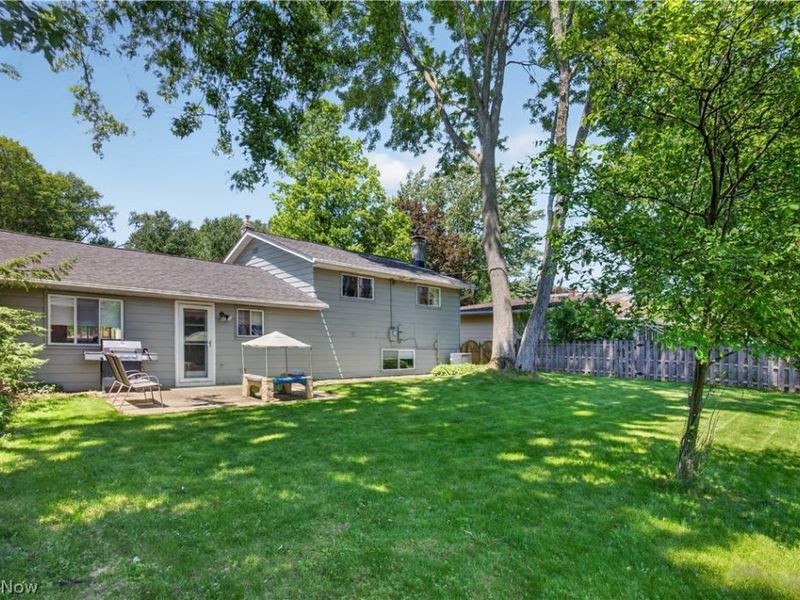 4563 Azalea Lane , North Olmsted, OH 44070 Photo 37
