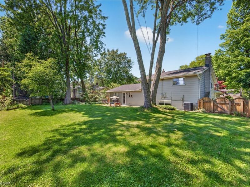 4563 Azalea Lane , North Olmsted, OH 44070 Photo 38