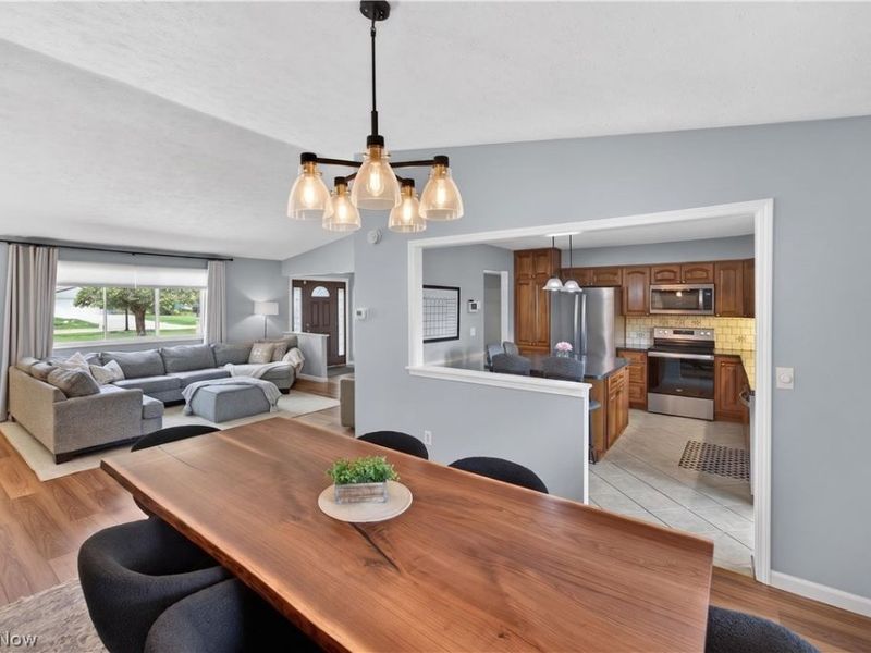 4563 Azalea Lane , North Olmsted, OH 44070 Photo 8