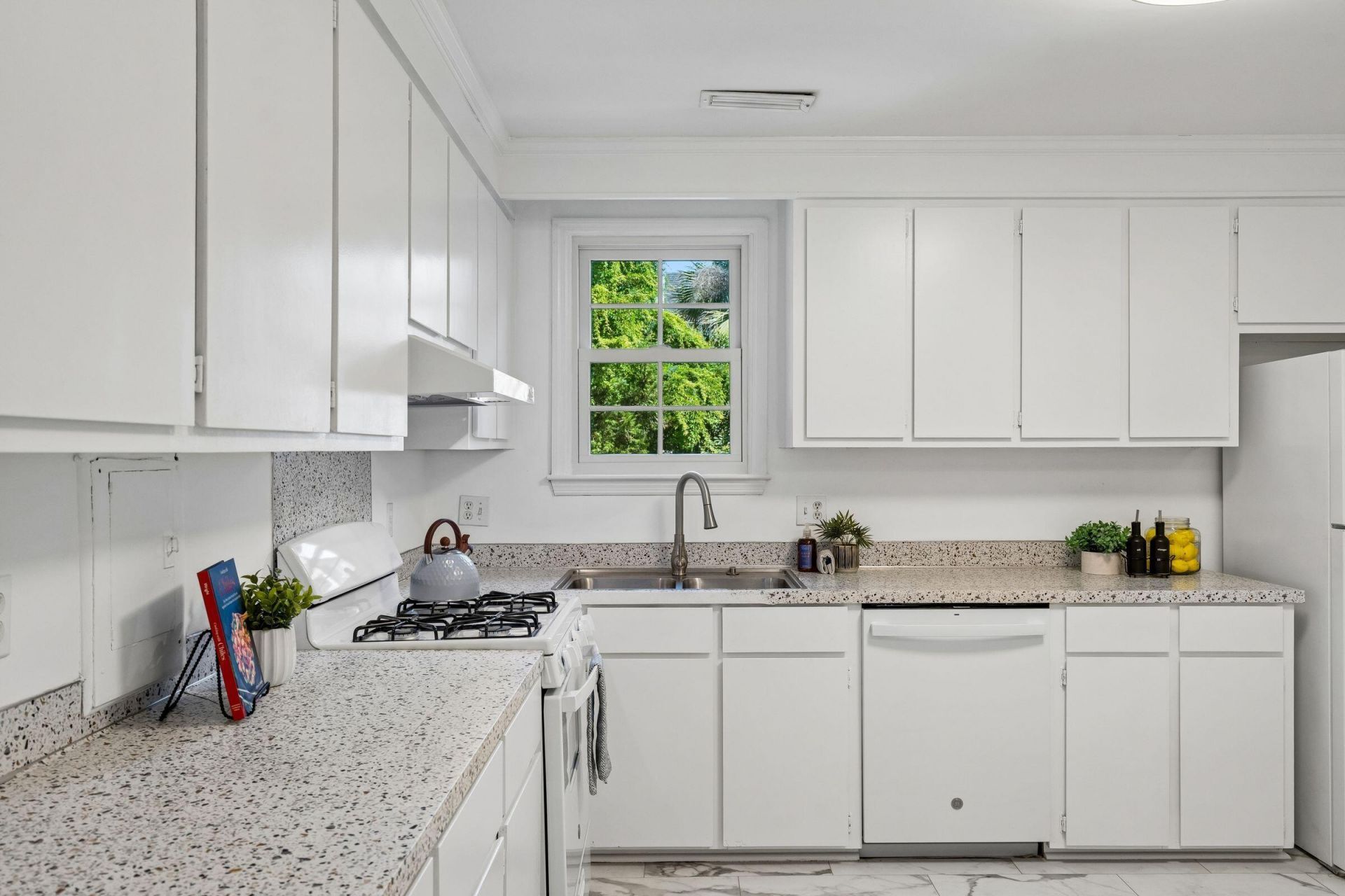 115 Smith Street Photo 10