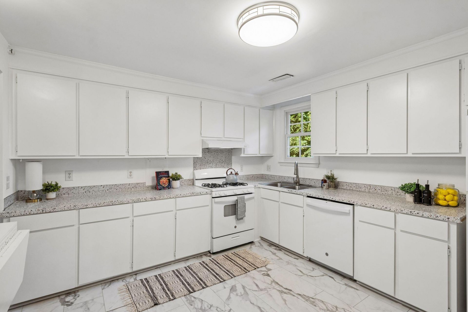 115 Smith Street Photo 12