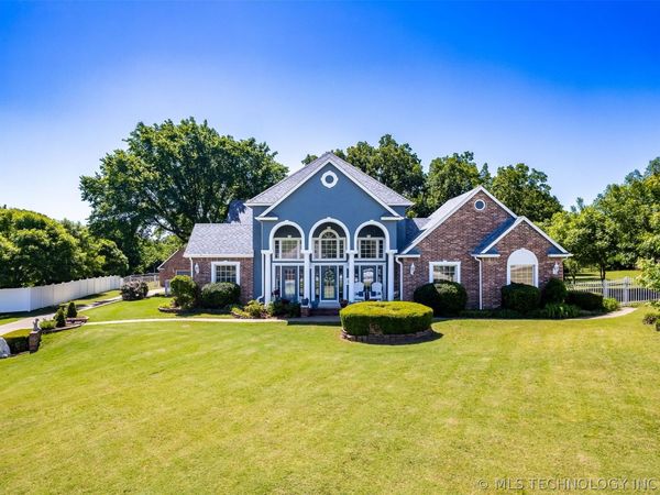13602 W 42nd Place S, Sand Springs, OK 74063