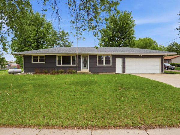 500 W 1st St, Tea, SD 57064