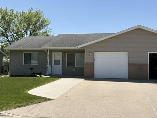 306 11th Avenue NE, Waseca, MN 56093