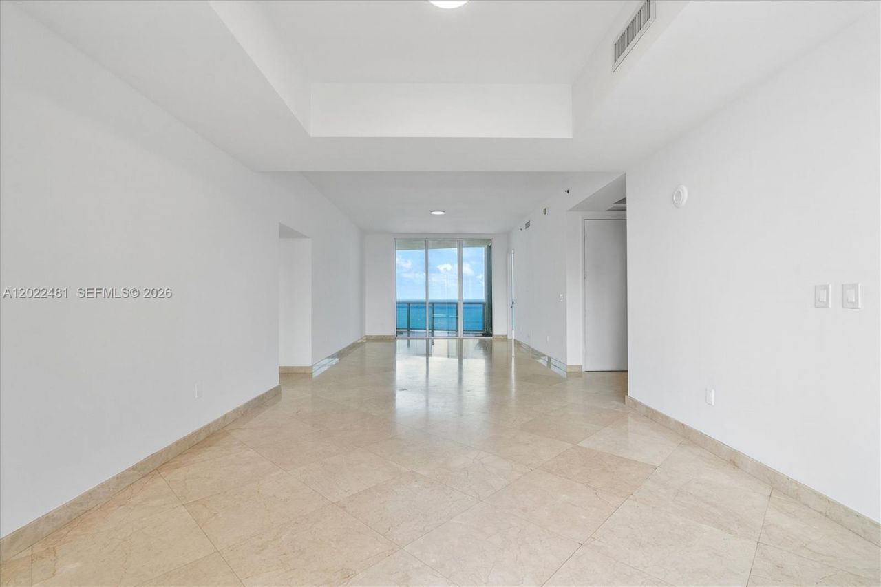 15901 Collins Ave , Unit 904, Sunny Isles Beach, FL 33160 Photo