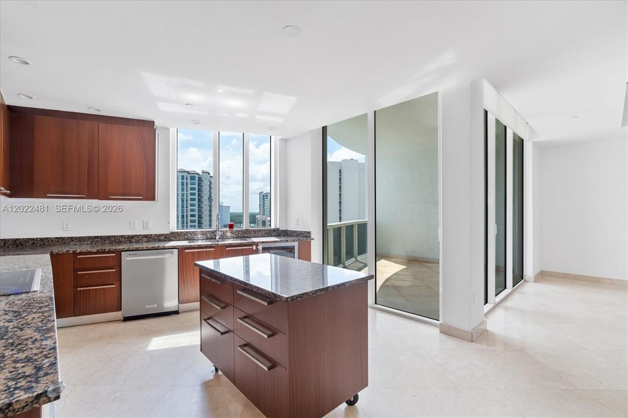 15901 Collins Ave , Unit 904, Sunny Isles Beach, FL 33160 Photo