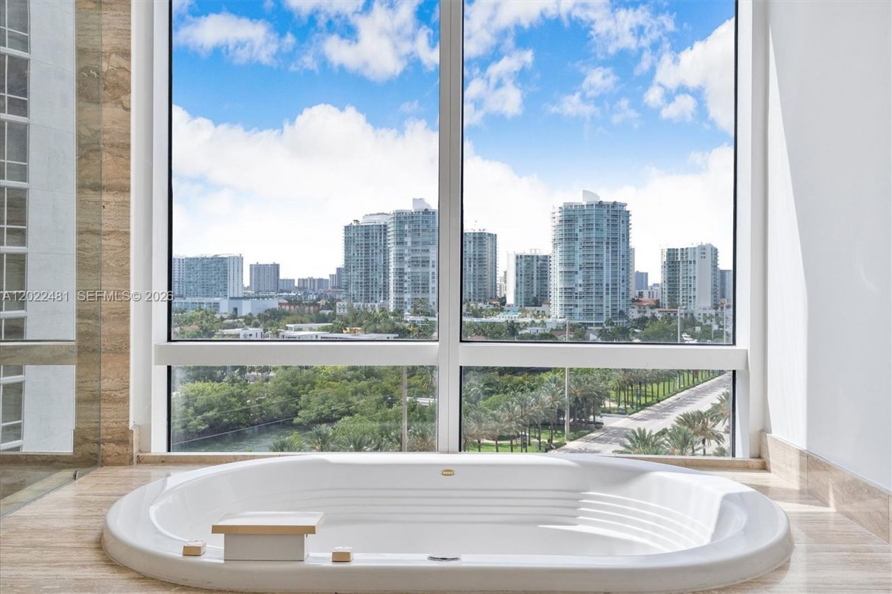 15901 Collins Ave , Unit 904, Sunny Isles Beach, FL 33160 Photo