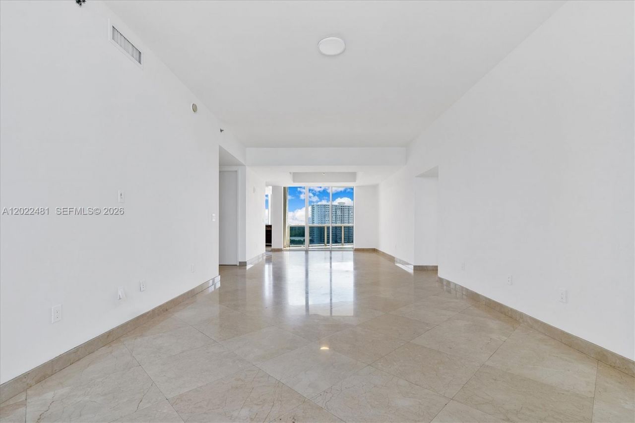 15901 Collins Ave , Unit 904, Sunny Isles Beach, FL 33160 Photo