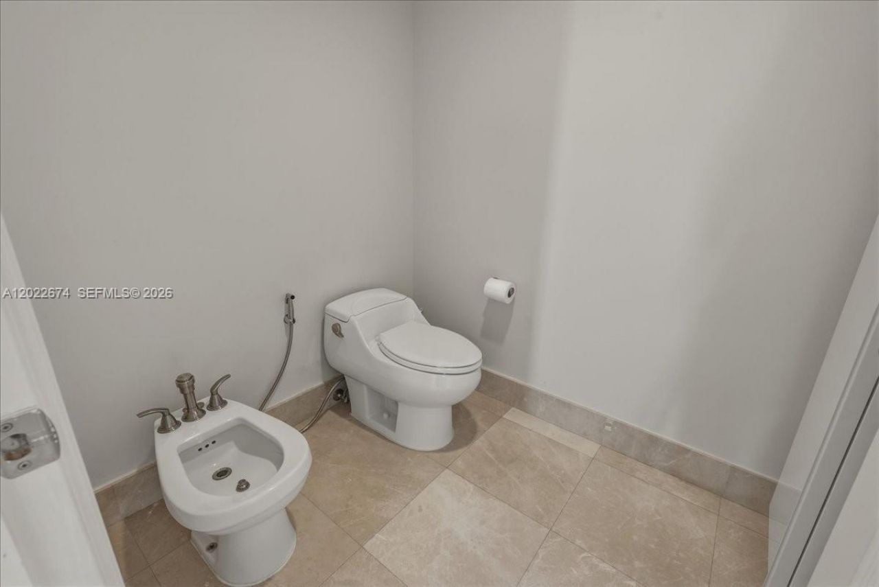 3301 NE 183rd St , Unit 2101, Aventura, FL 33160 Photo