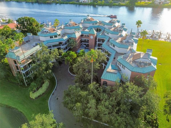 941 SEDDON COVE WAY , TAMPA, FL 33602