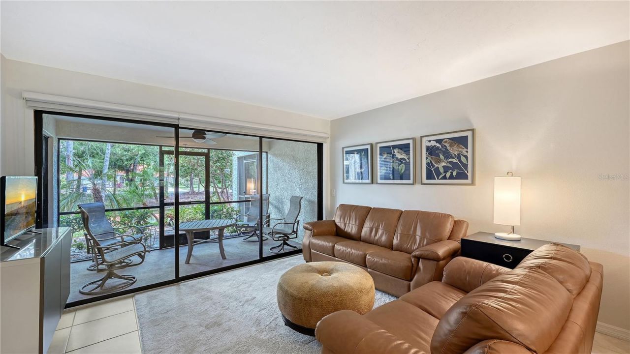 4729 Winslow Beacon, Unit 11, Sarasota, FL 34235 Photo