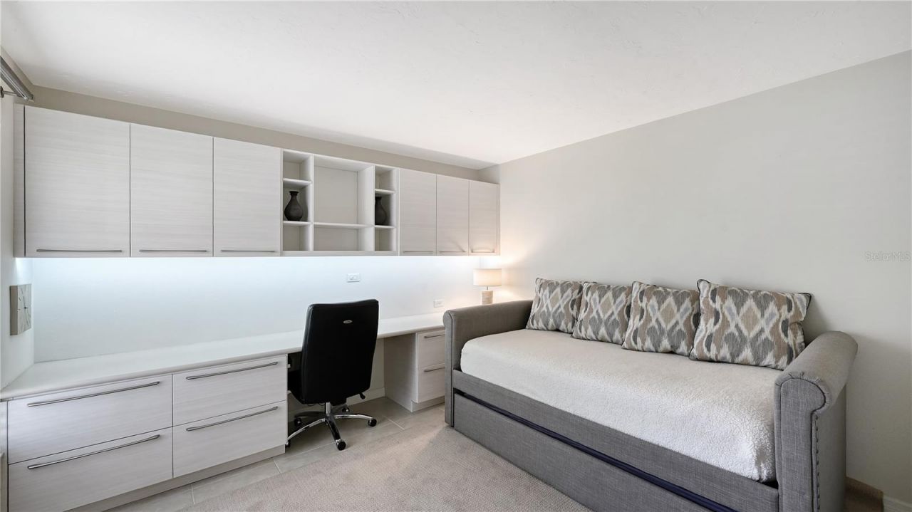 4729 Winslow Beacon, Unit 11, Sarasota, FL 34235 Photo