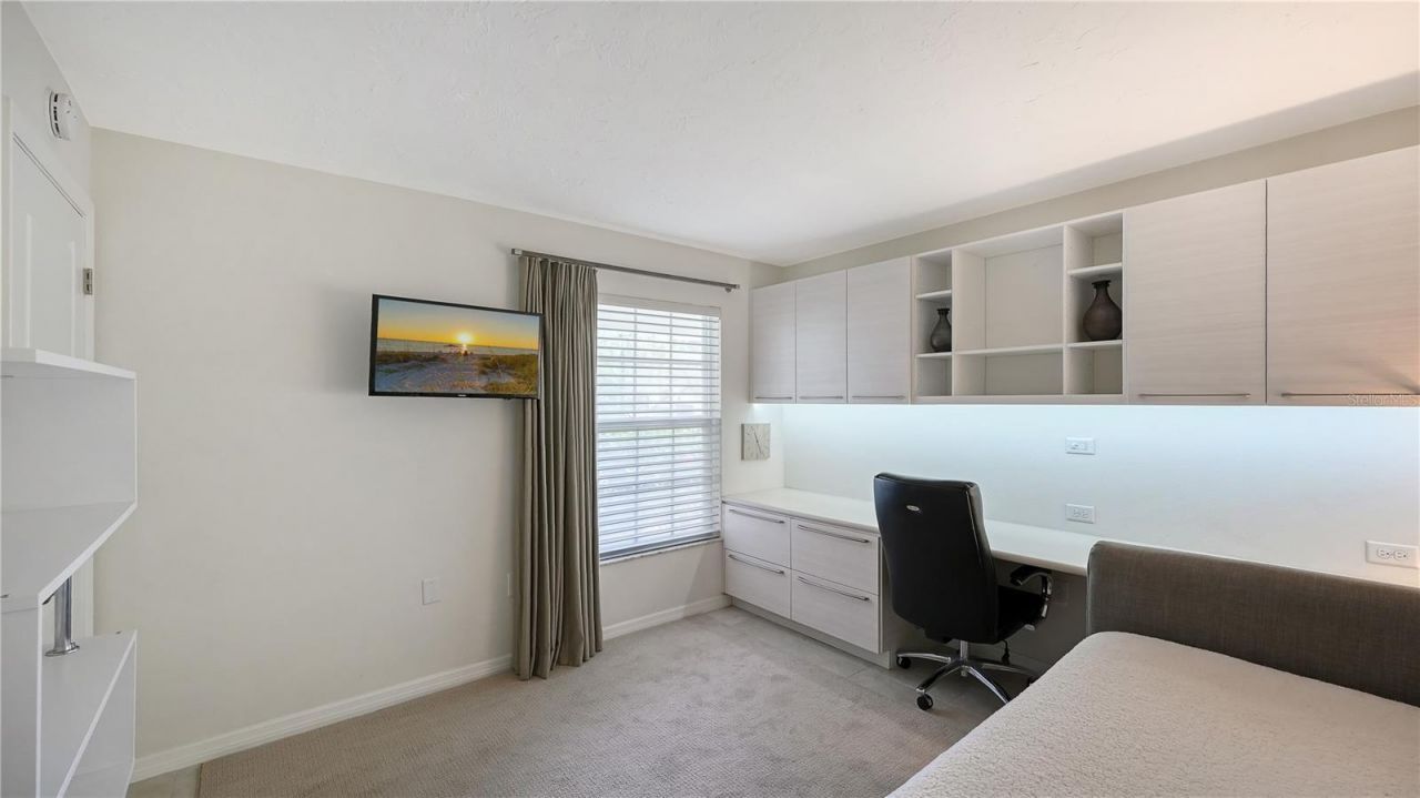 4729 Winslow Beacon, Unit 11, Sarasota, FL 34235 Photo
