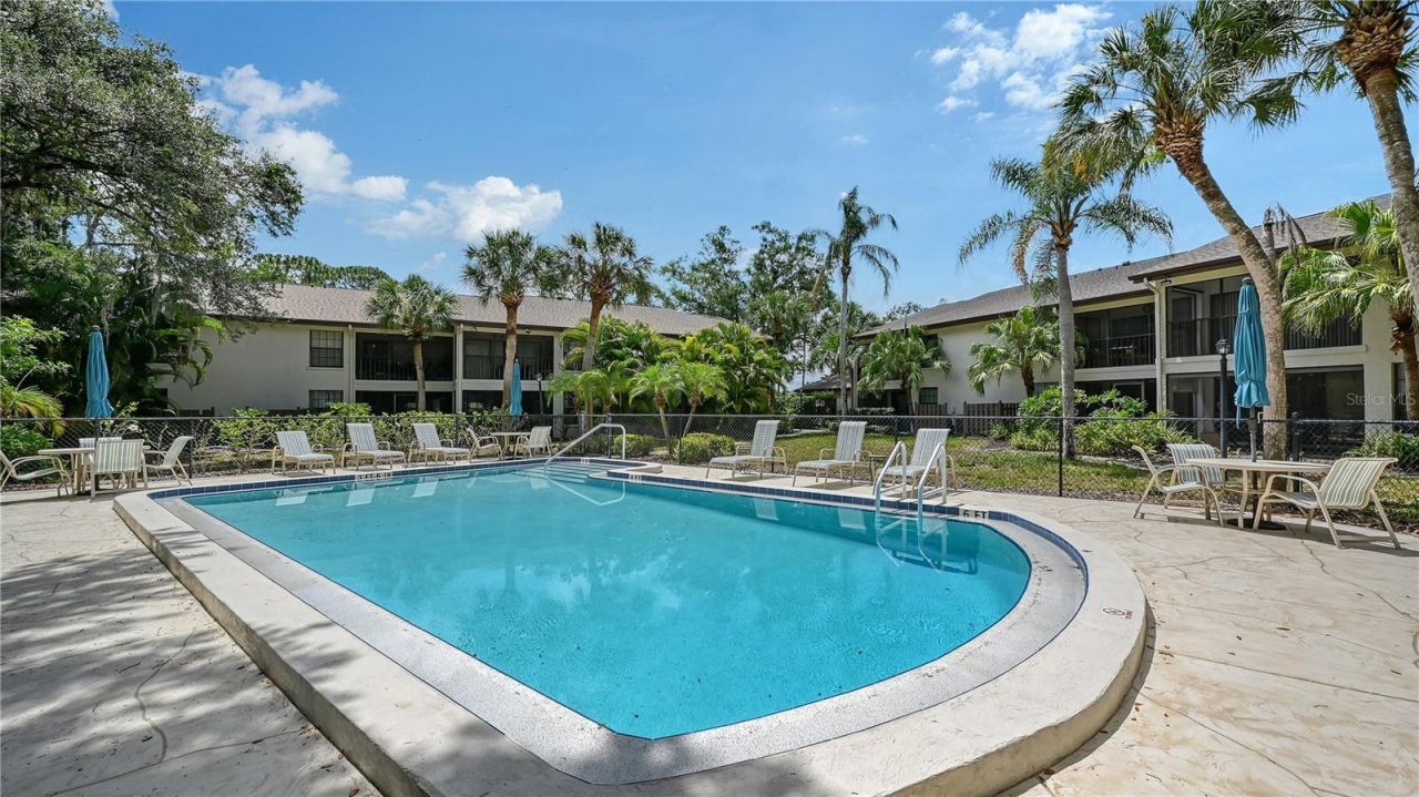 4729 Winslow Beacon, Unit 11, Sarasota, FL 34235 Photo