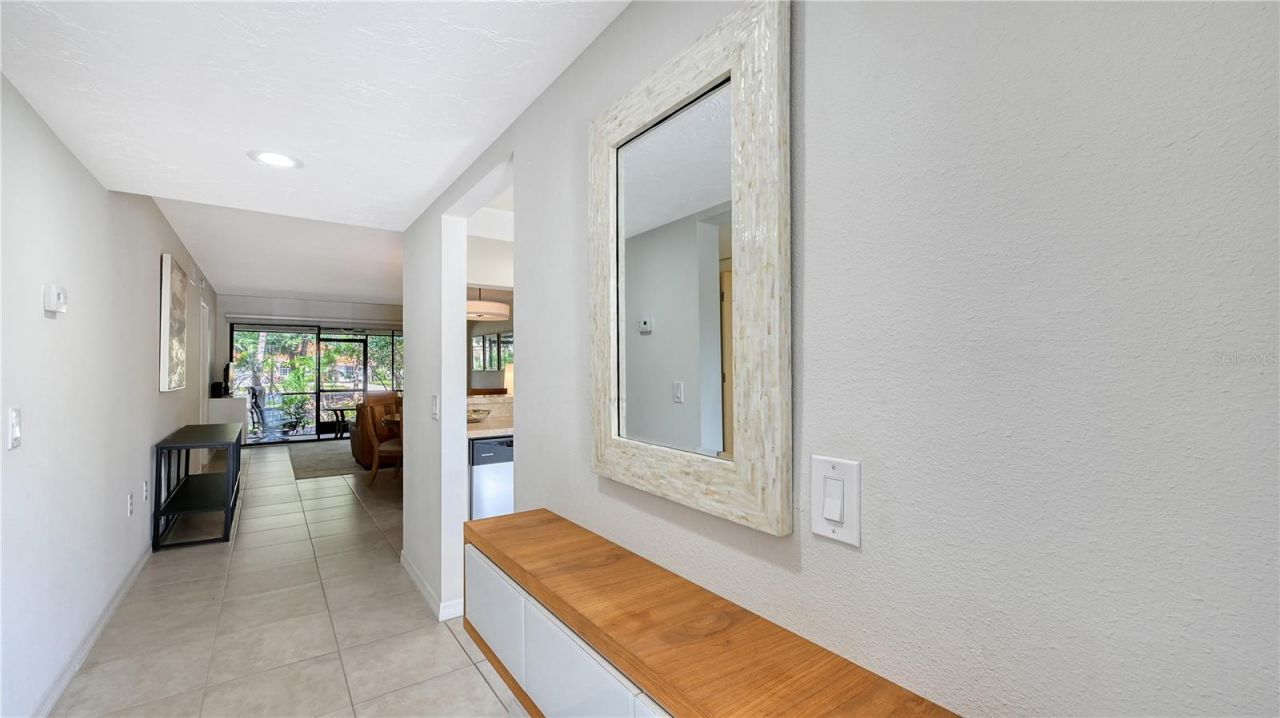 4729 Winslow Beacon, Unit 11, Sarasota, FL 34235 Photo