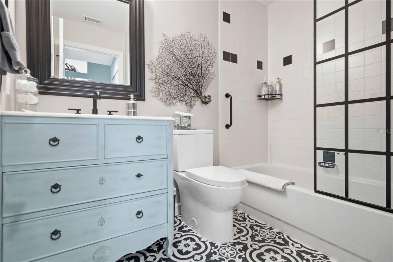 4211 Caddie Drive E, Unit 204, Bradenton, FL 34203 Photo
