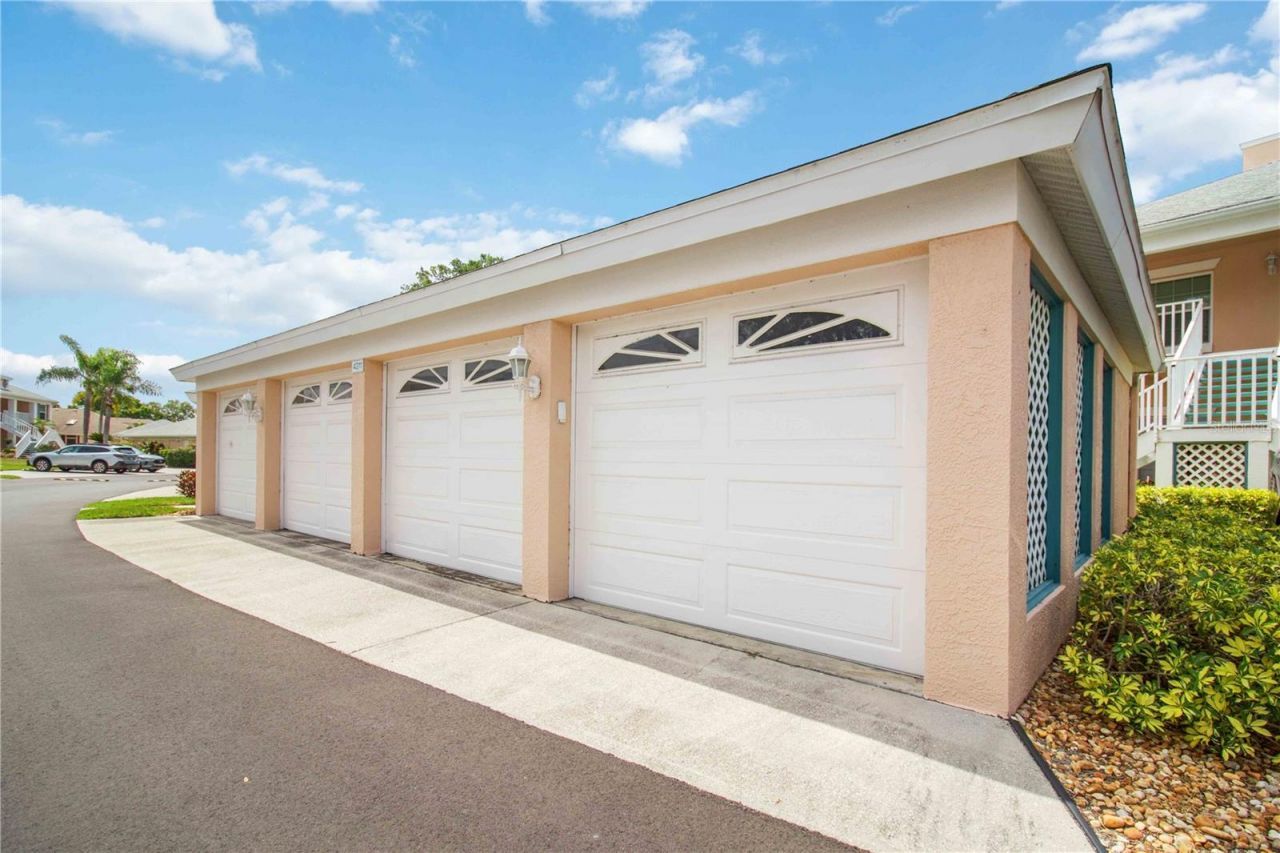 4211 Caddie Drive E, Unit 204, Bradenton, FL 34203 Photo