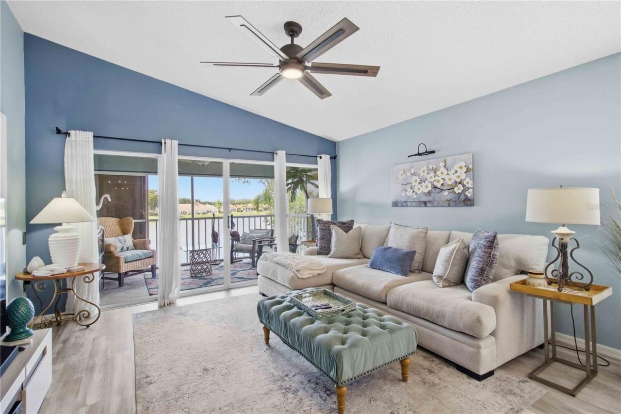4211 Caddie Drive E, Unit 204, Bradenton, FL 34203 Photo