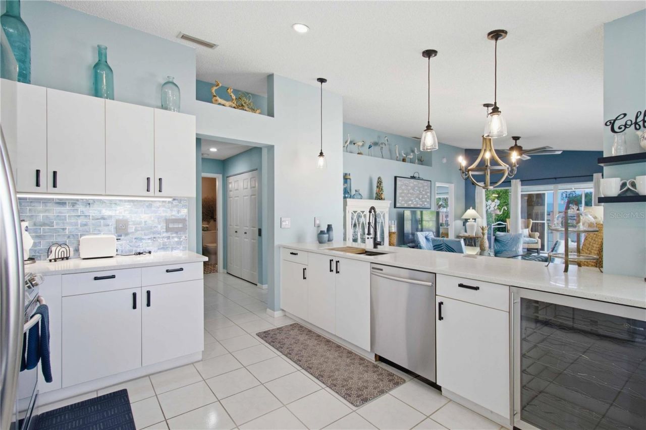 4211 Caddie Drive E, Unit 204, Bradenton, FL 34203 Photo