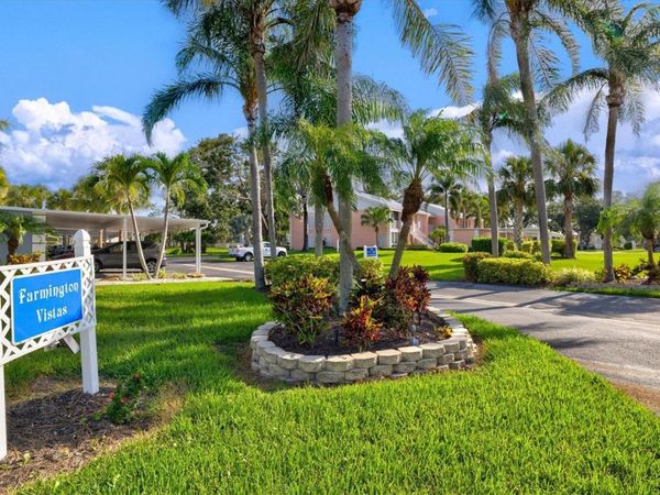 437 CERROMAR LANE, Unit 424, VENICE, FL 34293