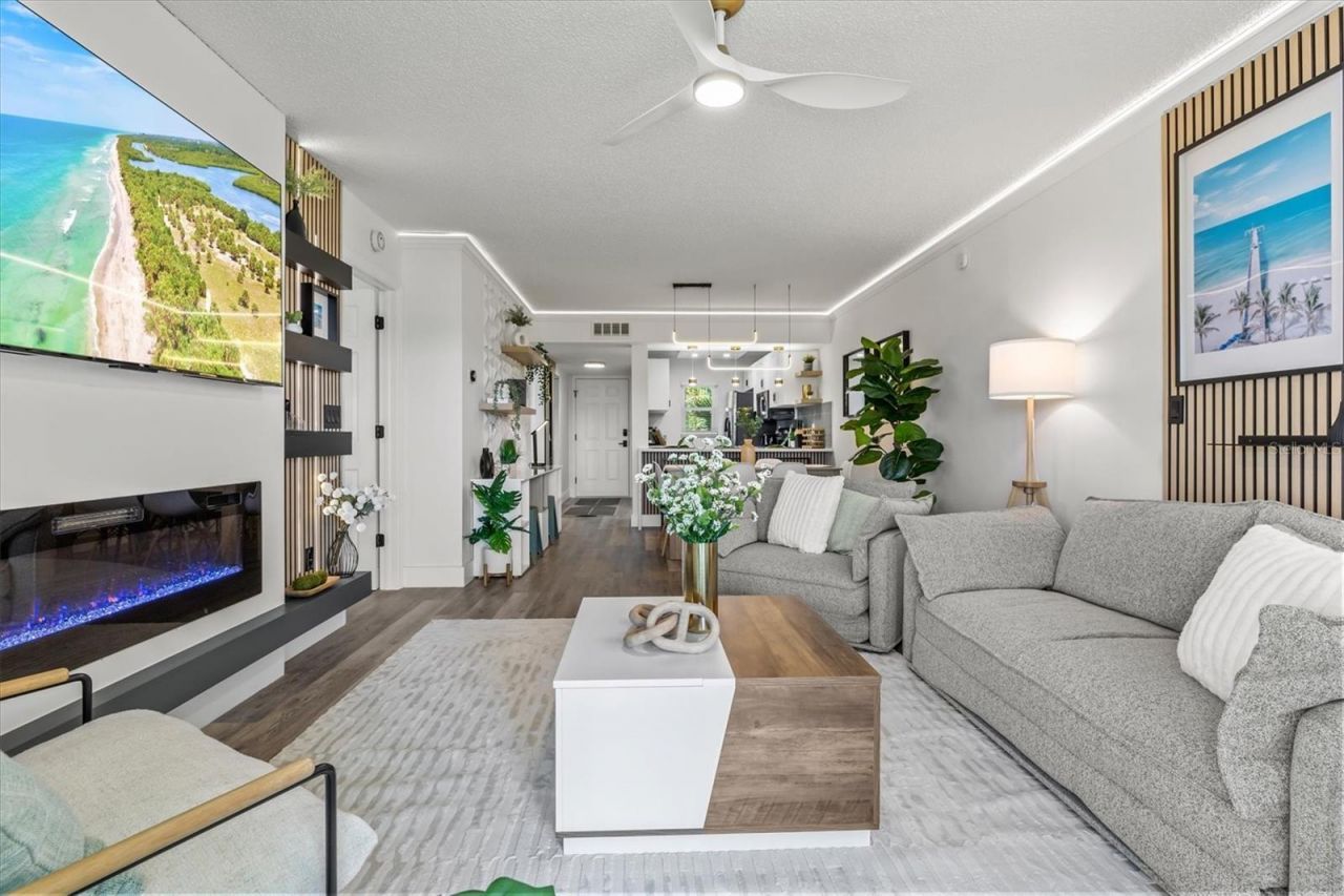 437 Cerromar Lane, Unit 424, Venice, FL 34293 Photo