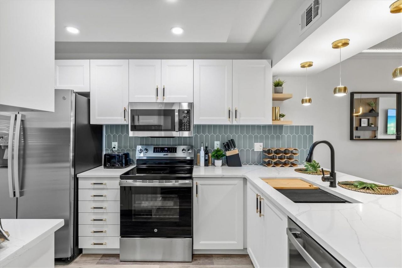 437 Cerromar Lane, Unit 424, Venice, FL 34293 Photo