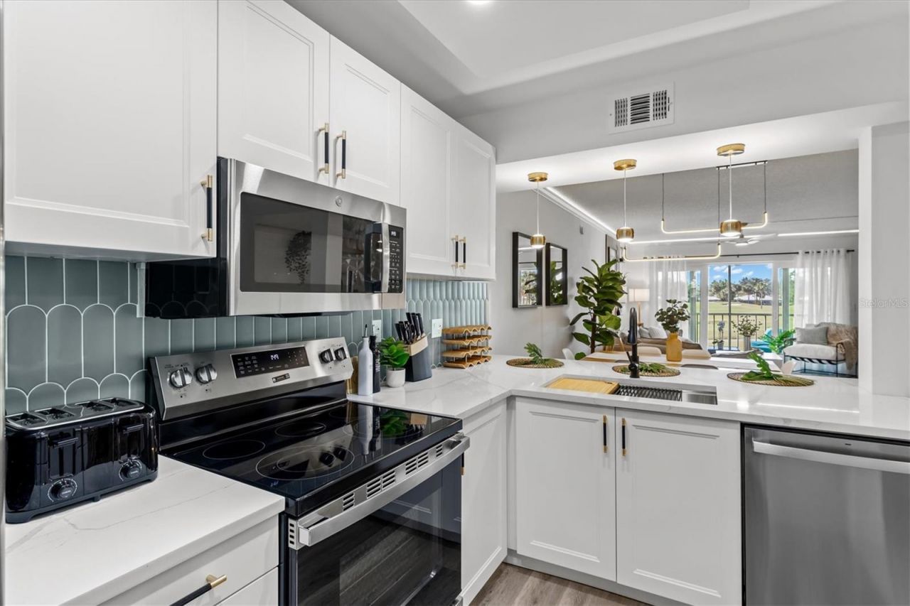 437 Cerromar Lane, Unit 424, Venice, FL 34293 Photo