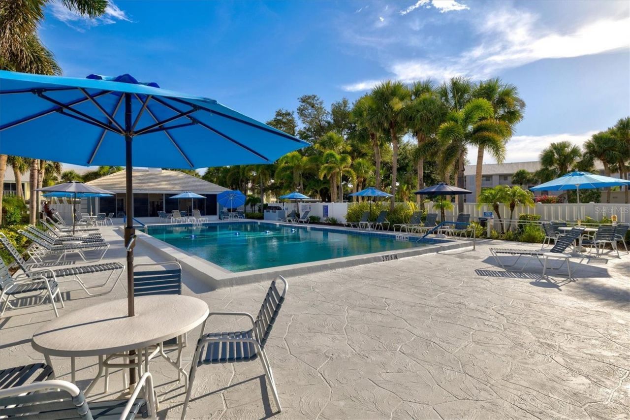 437 Cerromar Lane, Unit 424, Venice, FL 34293 Photo