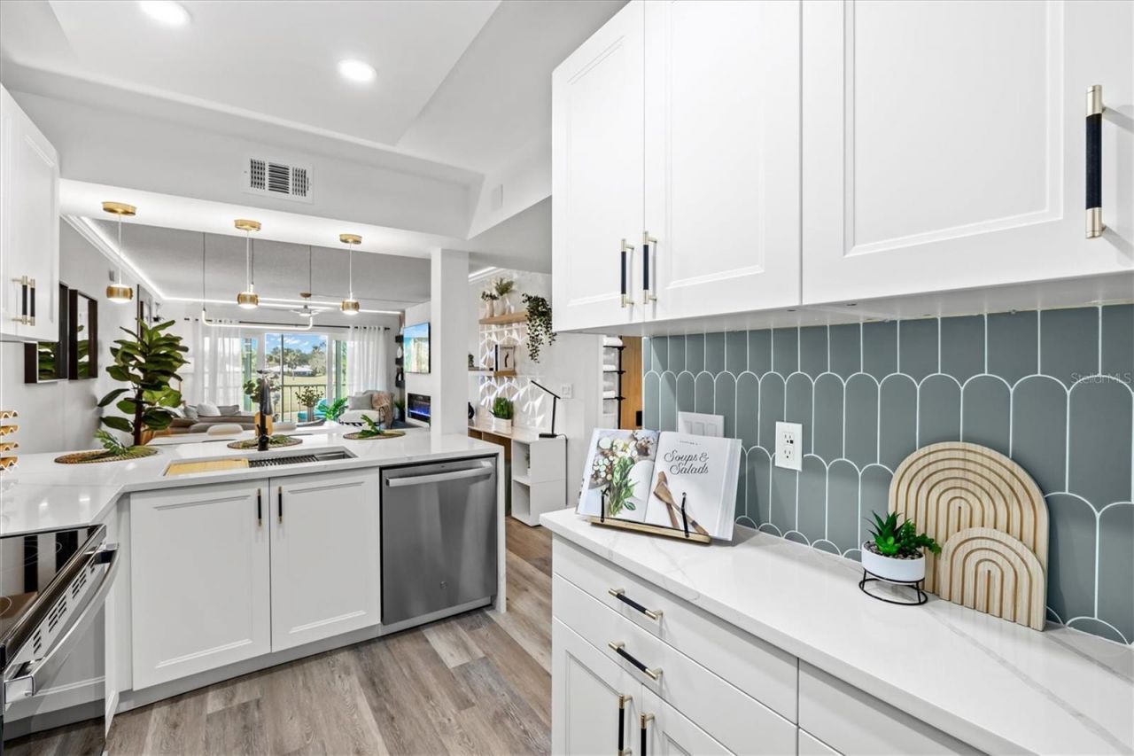 437 Cerromar Lane, Unit 424, Venice, FL 34293 Photo