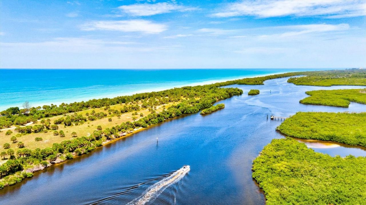 437 Cerromar Lane, Unit 424, Venice, FL 34293 Photo