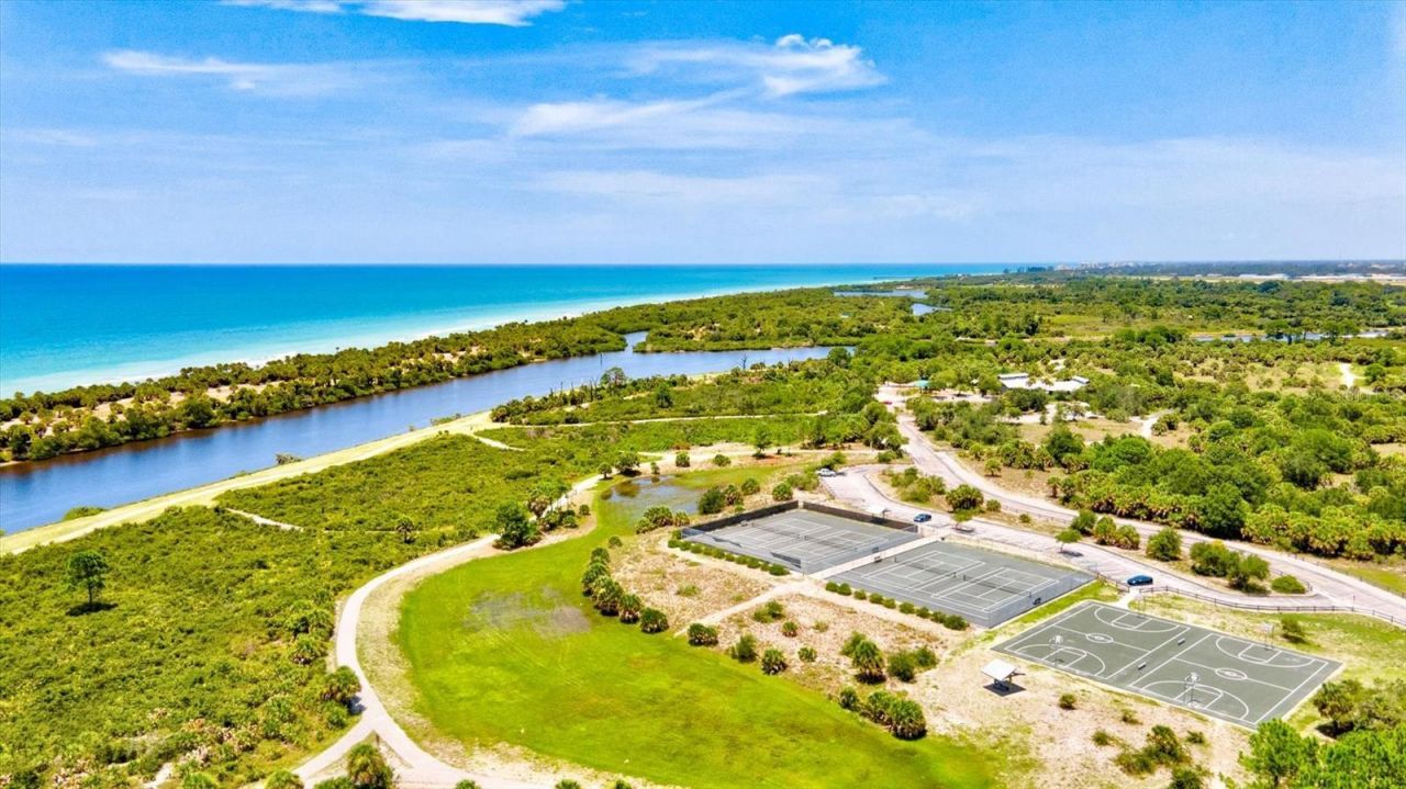 437 Cerromar Lane, Unit 424, Venice, FL 34293 Photo