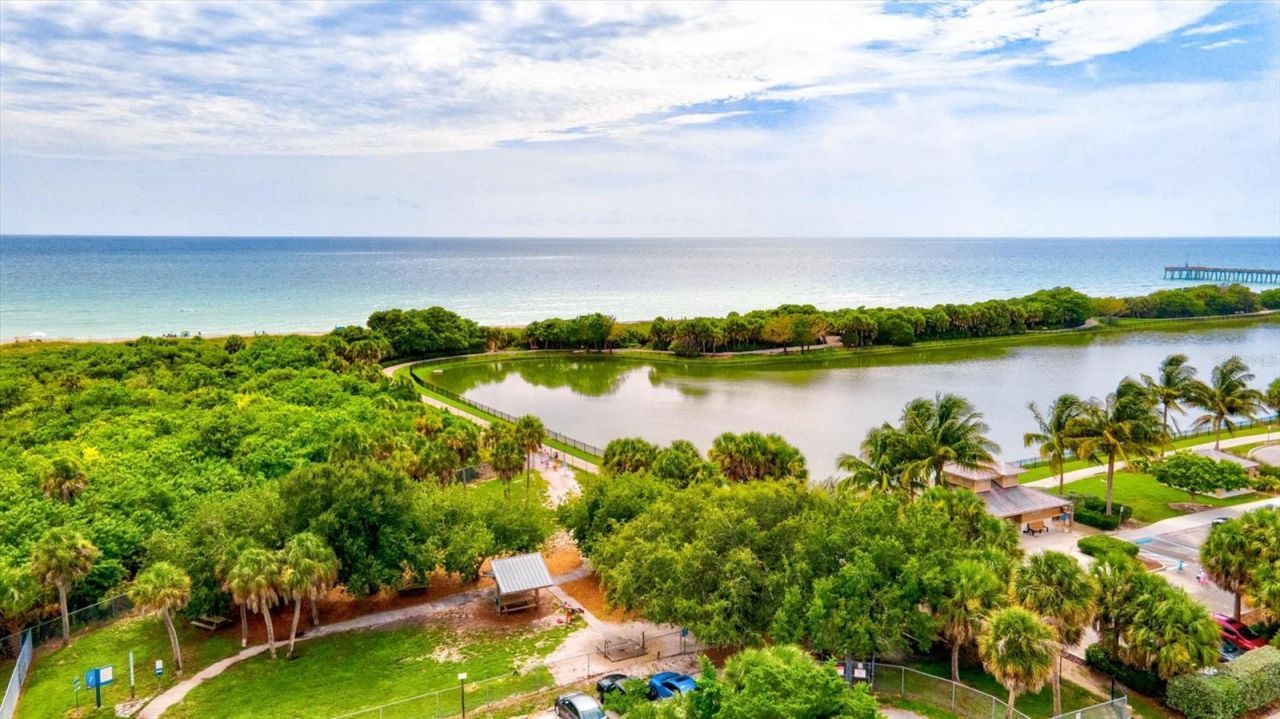 437 Cerromar Lane, Unit 424, Venice, FL 34293 Photo