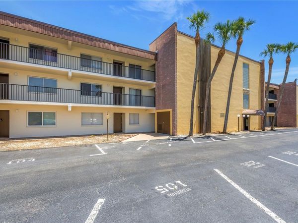4435 1ST STREET NE, Unit 104, ST PETERSBURG, FL 33703