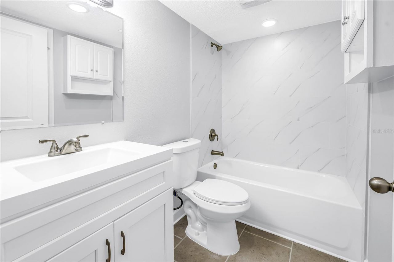 4435 1st Street Ne, Unit 104, Saint Petersburg, FL 33703 Photo