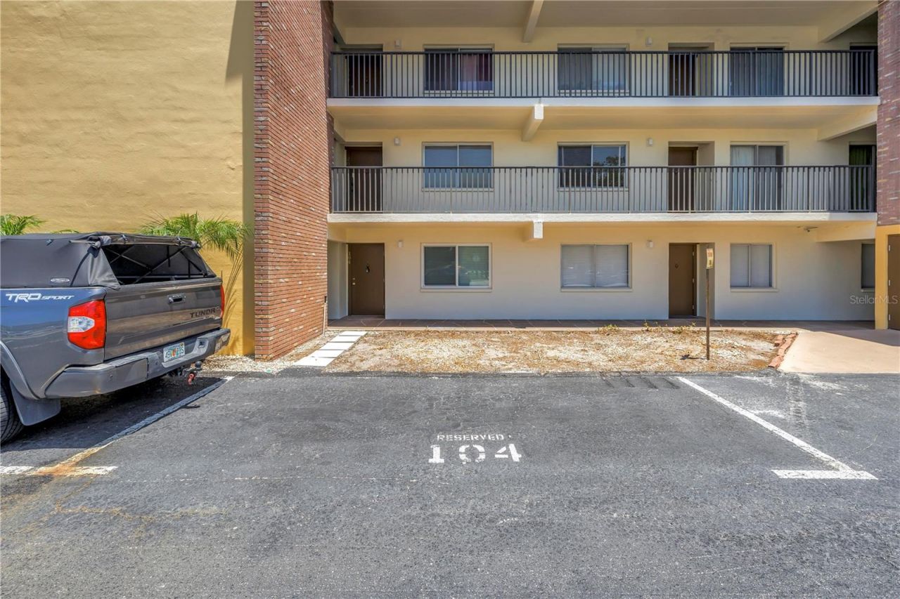 4435 1st Street Ne, Unit 104, Saint Petersburg, FL 33703 Photo