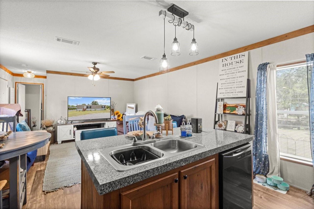 609 S Redbud Terrace , Inverness, FL 34450 Photo